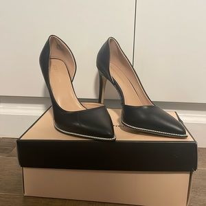 BCBG  Black Pumps